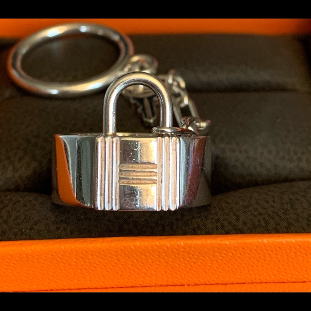 🔴SOLD🔴 Hermes Alpha Kelly Double Ring. Size 48, 50 - Picture 10 of 14